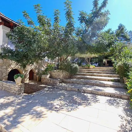 公寓 Family-friendly With Swimming Pool Cove Poplat, Korcula - 18258 *