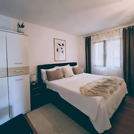Apartment Family Friendly With A Swimming Pool Cove Poplat, Korcula - 18258 *