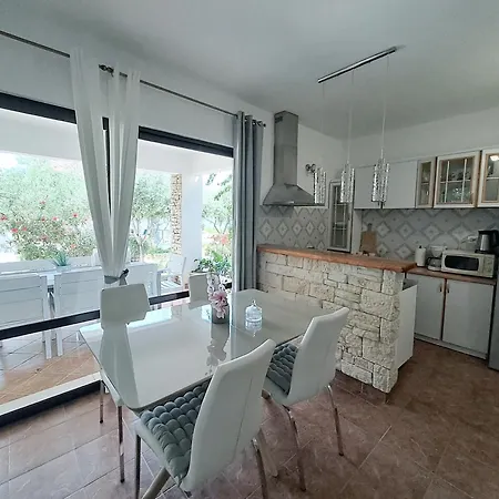 Family-friendly With Swimming Pool Cove Poplat, Korcula - 18258 Apartmán *