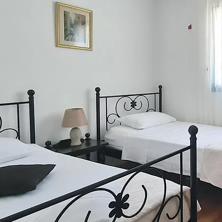 Family-friendly With Swimming Pool Cove Poplat, Korcula - 18258 Appartement Vela Luka