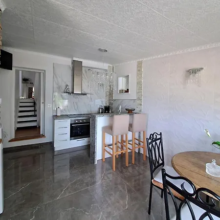 Family-friendly With Swimming Pool Cove Poplat, Korcula - 18258 Apartmán *